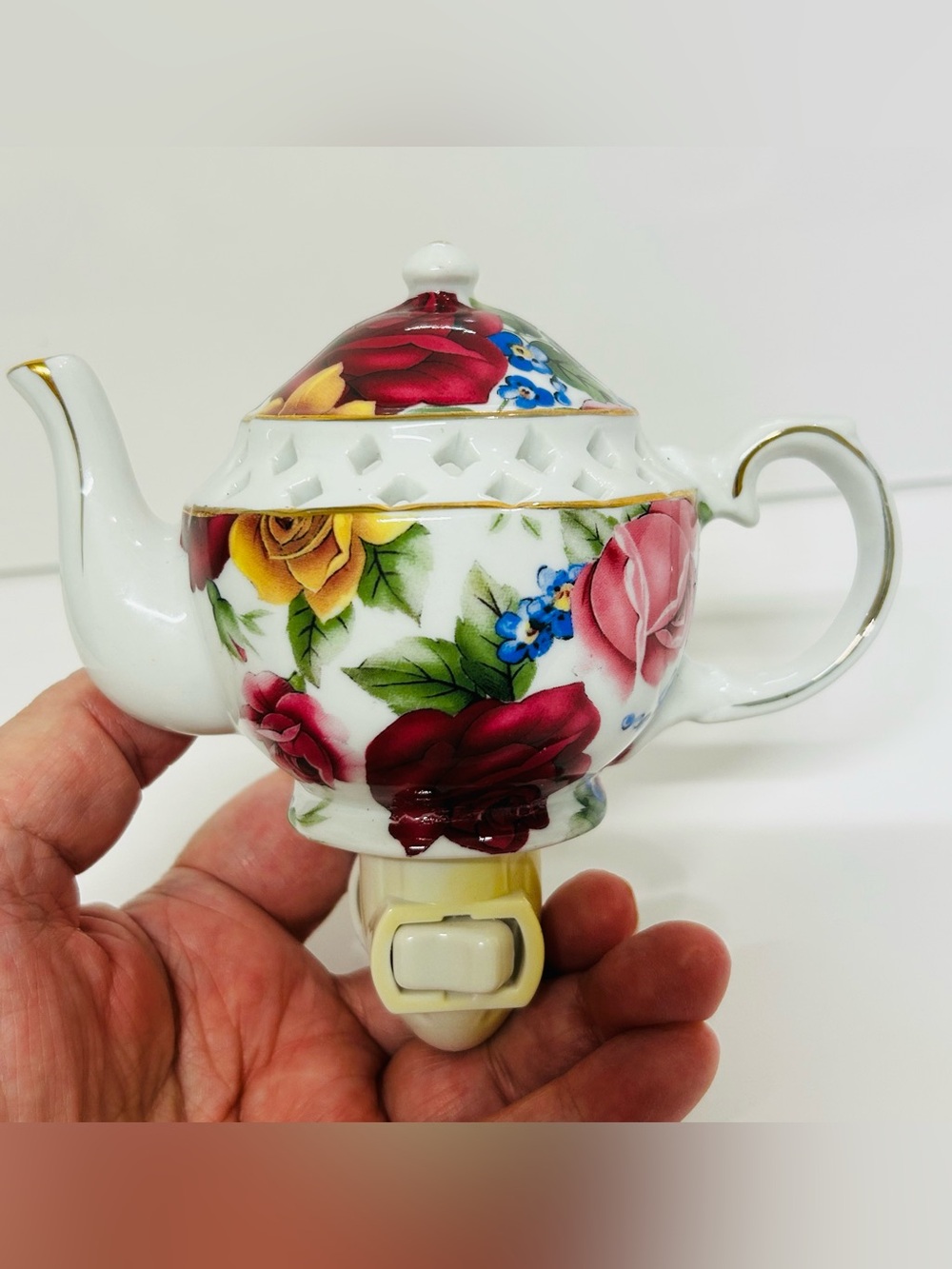 FKI Porcelain Rose Teapot Night Light